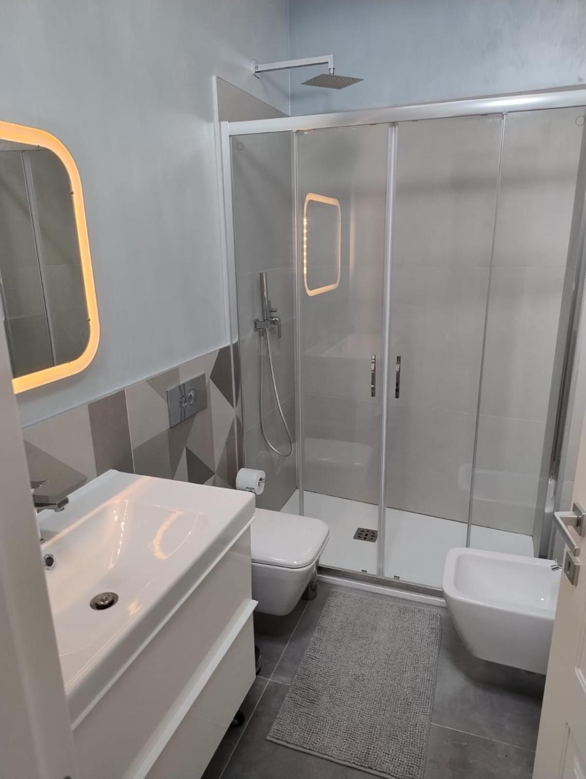 Boutique Apartments Cecilia Triest Zewnętrze zdjęcie